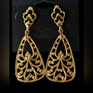 2" Gold Tone Filigree Drop Dangle Pierced Earrings